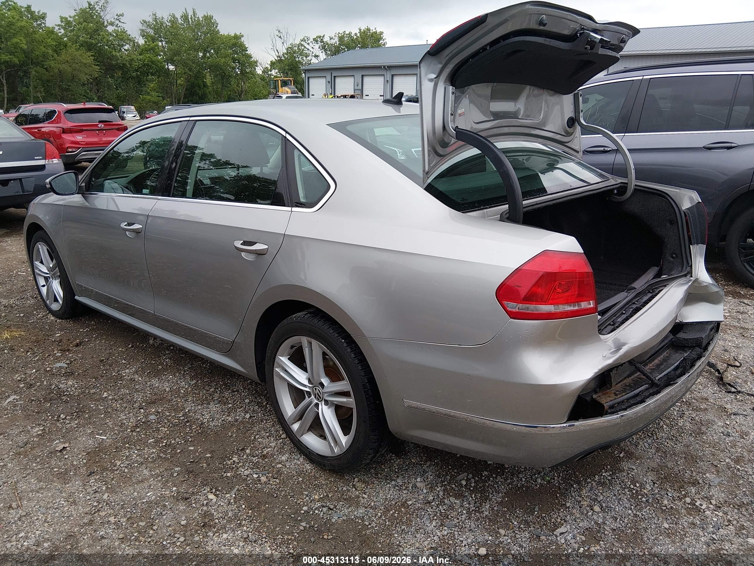 2012 Volkswagen Passat 3.6l V6 Sel Premium Silver vin: 1VWCM7A3XCC059902