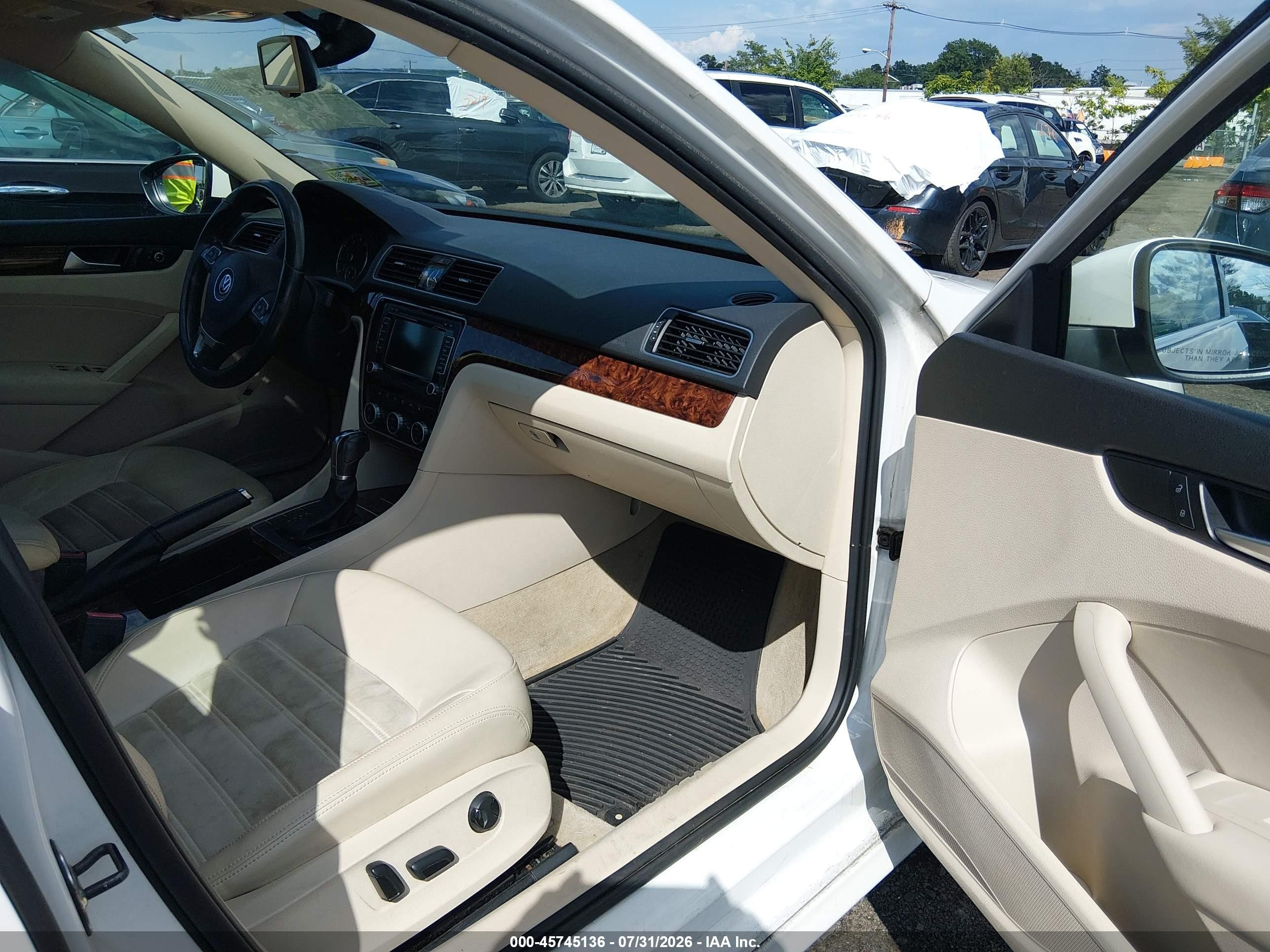 2012 Volkswagen Passat 3.6l V6 Sel Premium White vin: 1VWCM7A3XCC081432