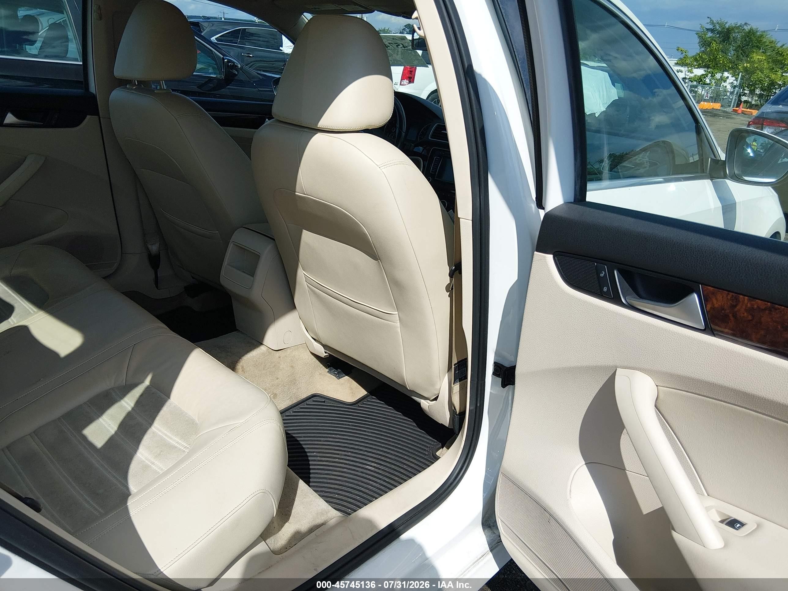 2012 Volkswagen Passat 3.6l V6 Sel Premium White vin: 1VWCM7A3XCC081432