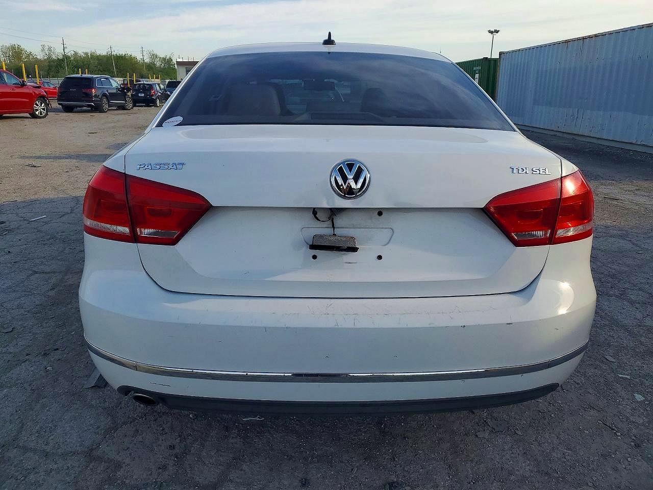 2012 Volkswagen Passat Sel White vin: 1VWCN7A30CC082926