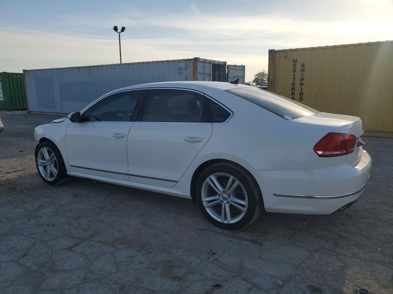 2012 Volkswagen Passat Sel White vin: 1VWCN7A30CC082926