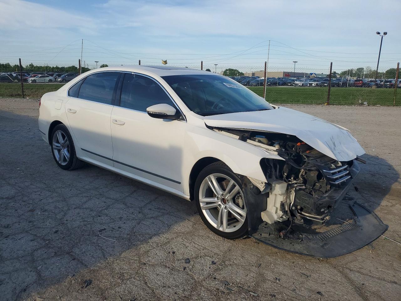 2012 Volkswagen Passat Sel White vin: 1VWCN7A30CC082926