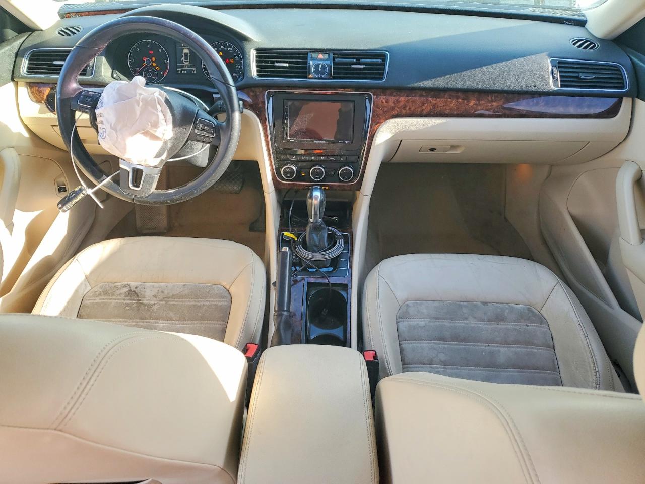 2012 Volkswagen Passat Sel White vin: 1VWCN7A30CC082926