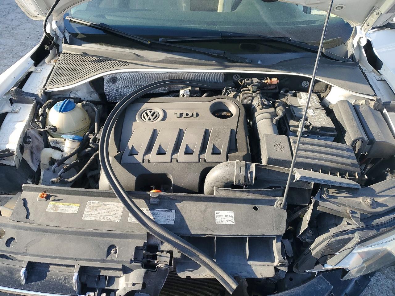 2012 Volkswagen Passat Sel White vin: 1VWCN7A30CC082926