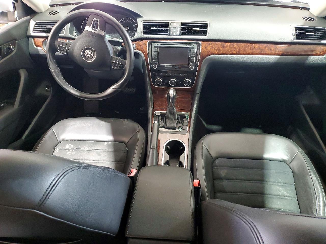 2013 Volkswagen Passat Sel Silver vin: 1VWCN7A30DC040421