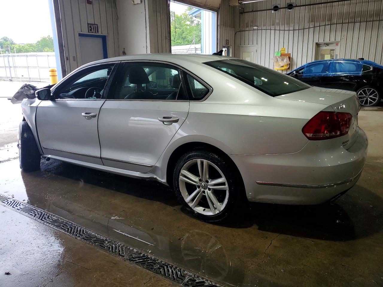 2013 Volkswagen Passat Sel Silver vin: 1VWCN7A30DC040421