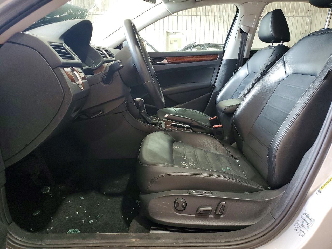 2013 Volkswagen Passat Sel Silver vin: 1VWCN7A30DC040421