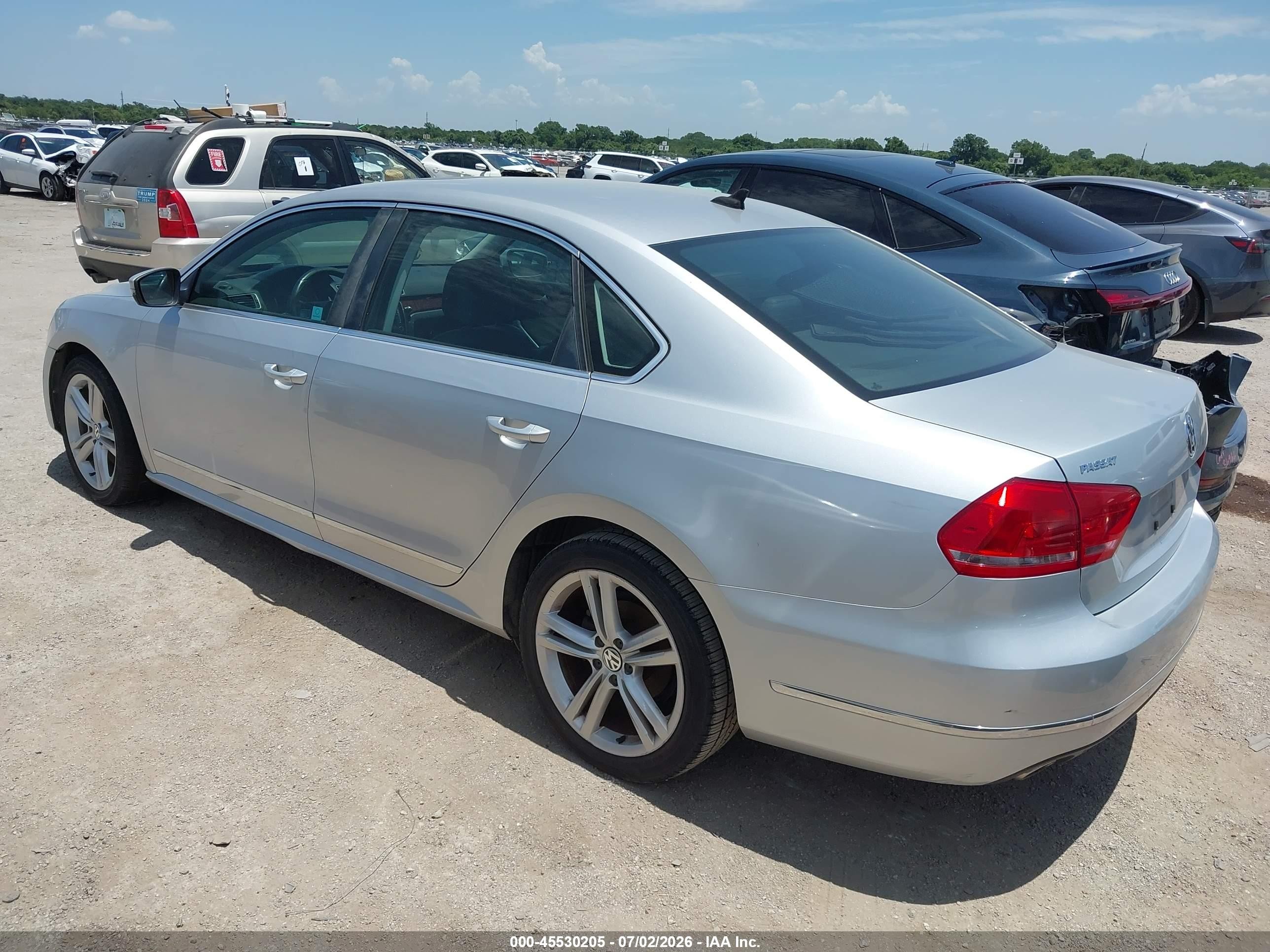 2013 Volkswagen Passat 2.0l Tdi Sel Premium Silver vin: 1VWCN7A30DC064993