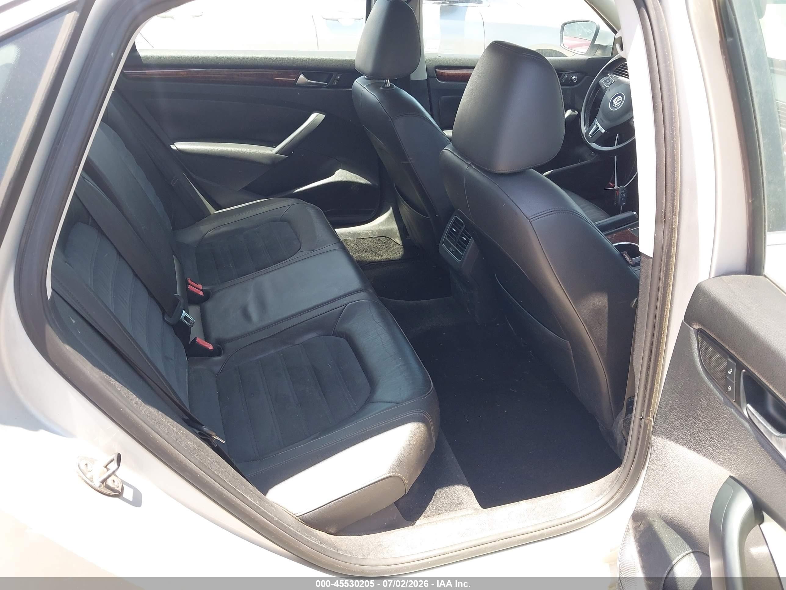 2013 Volkswagen Passat 2.0l Tdi Sel Premium Silver vin: 1VWCN7A30DC064993