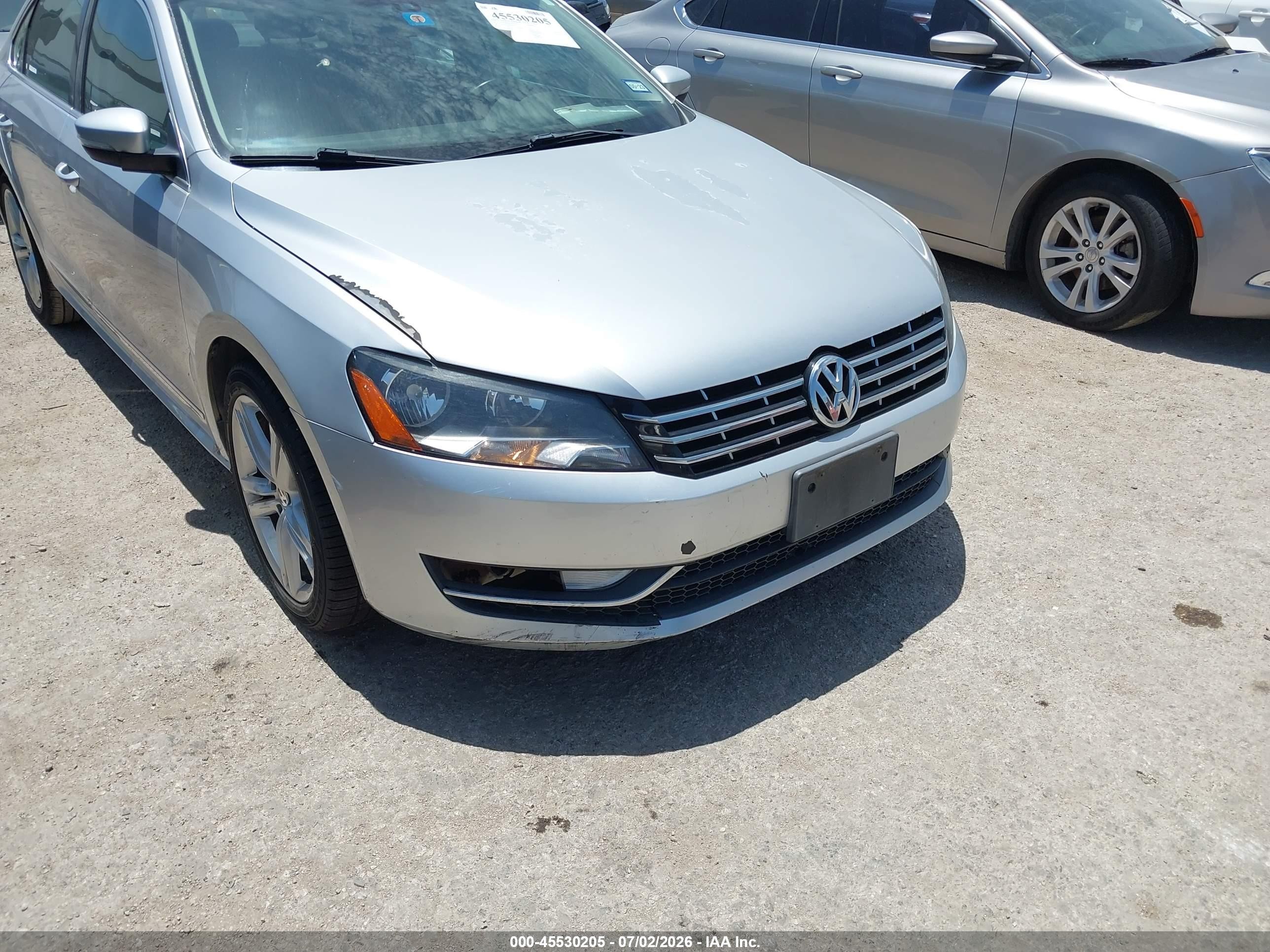 2013 Volkswagen Passat 2.0l Tdi Sel Premium Silver vin: 1VWCN7A30DC064993