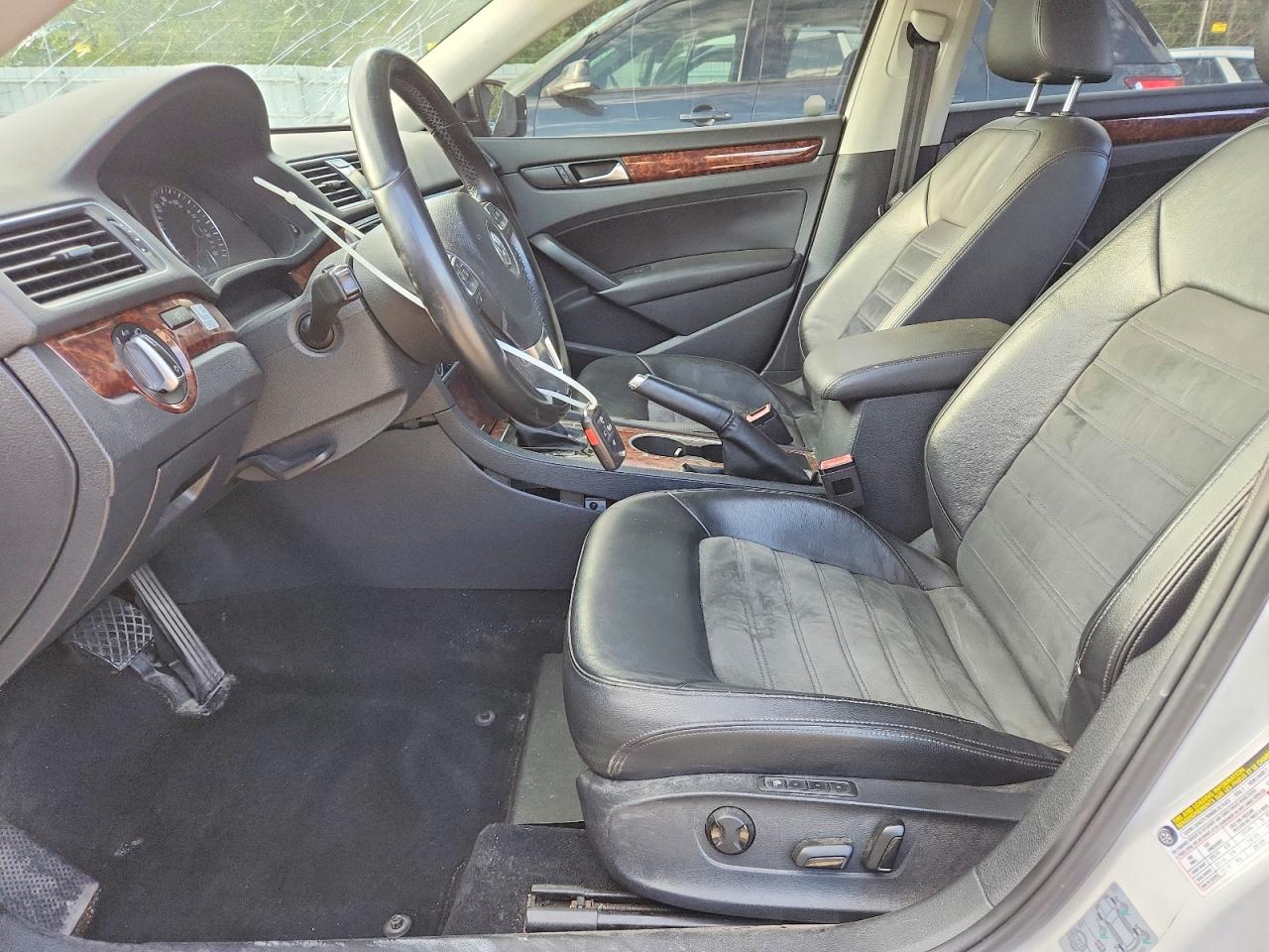 2013 Volkswagen Passat Sel Белый vin: 1VWCN7A30DC139563