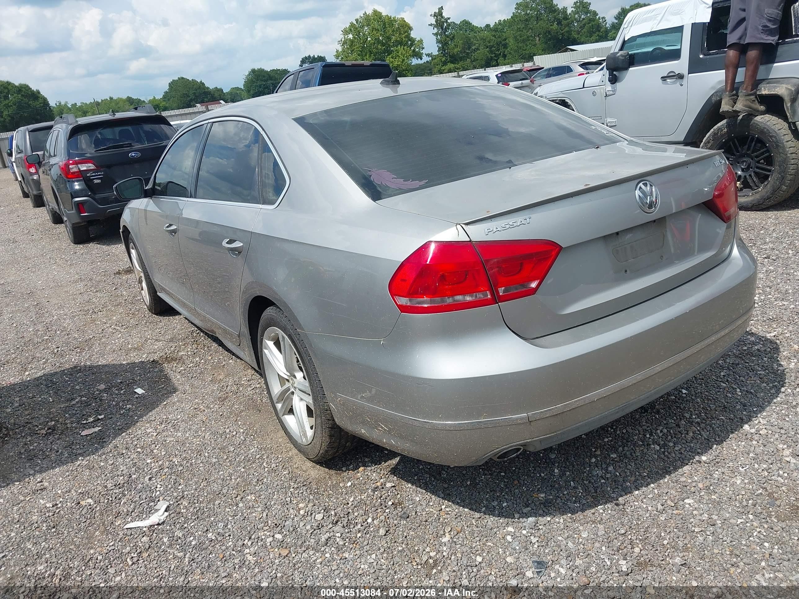 2014 Volkswagen Passat 2.0l Tdi Sel Premium Silver vin: 1VWCN7A30EC058922