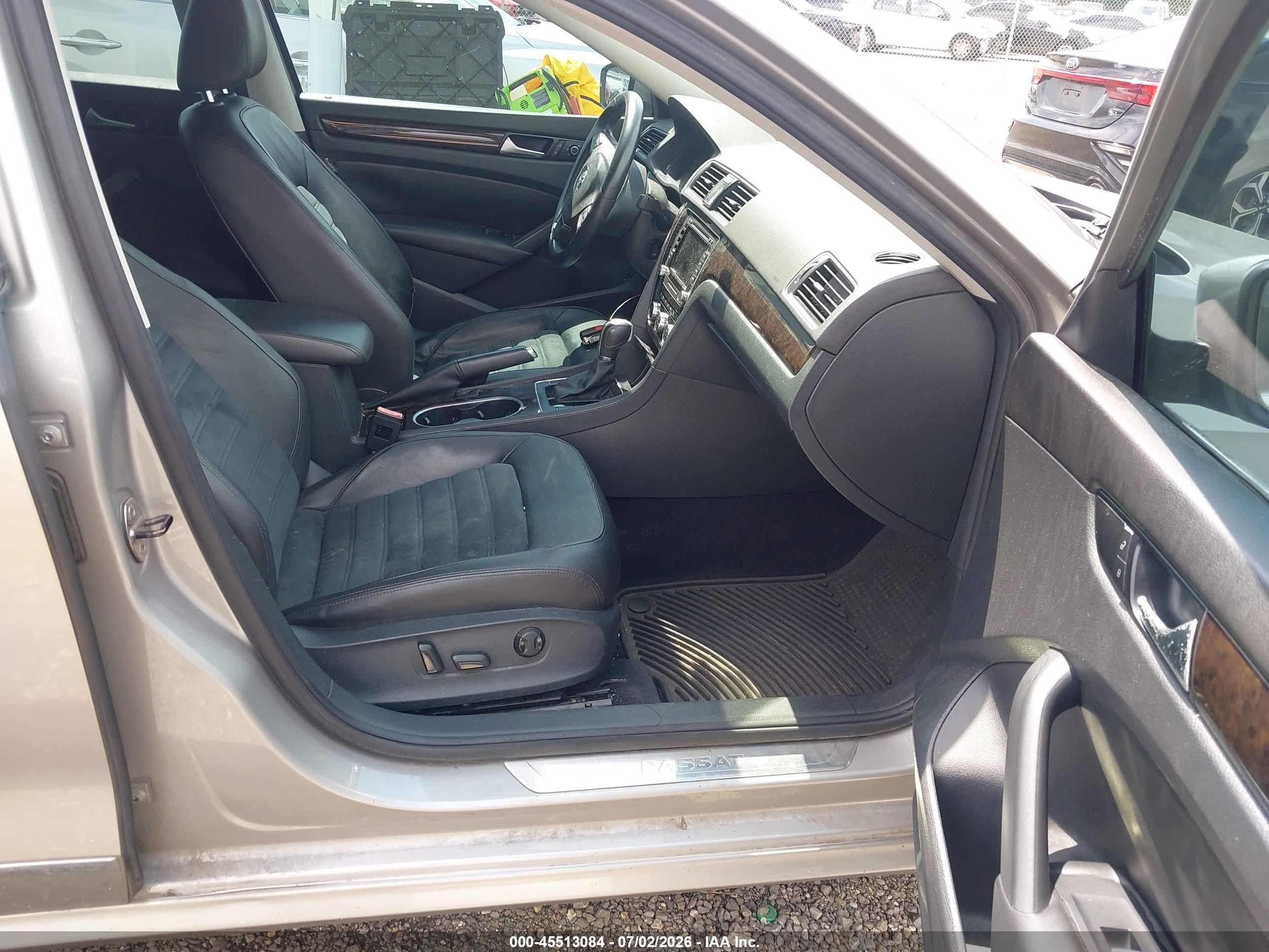 2014 Volkswagen Passat 2.0l Tdi Sel Premium Silver vin: 1VWCN7A30EC058922