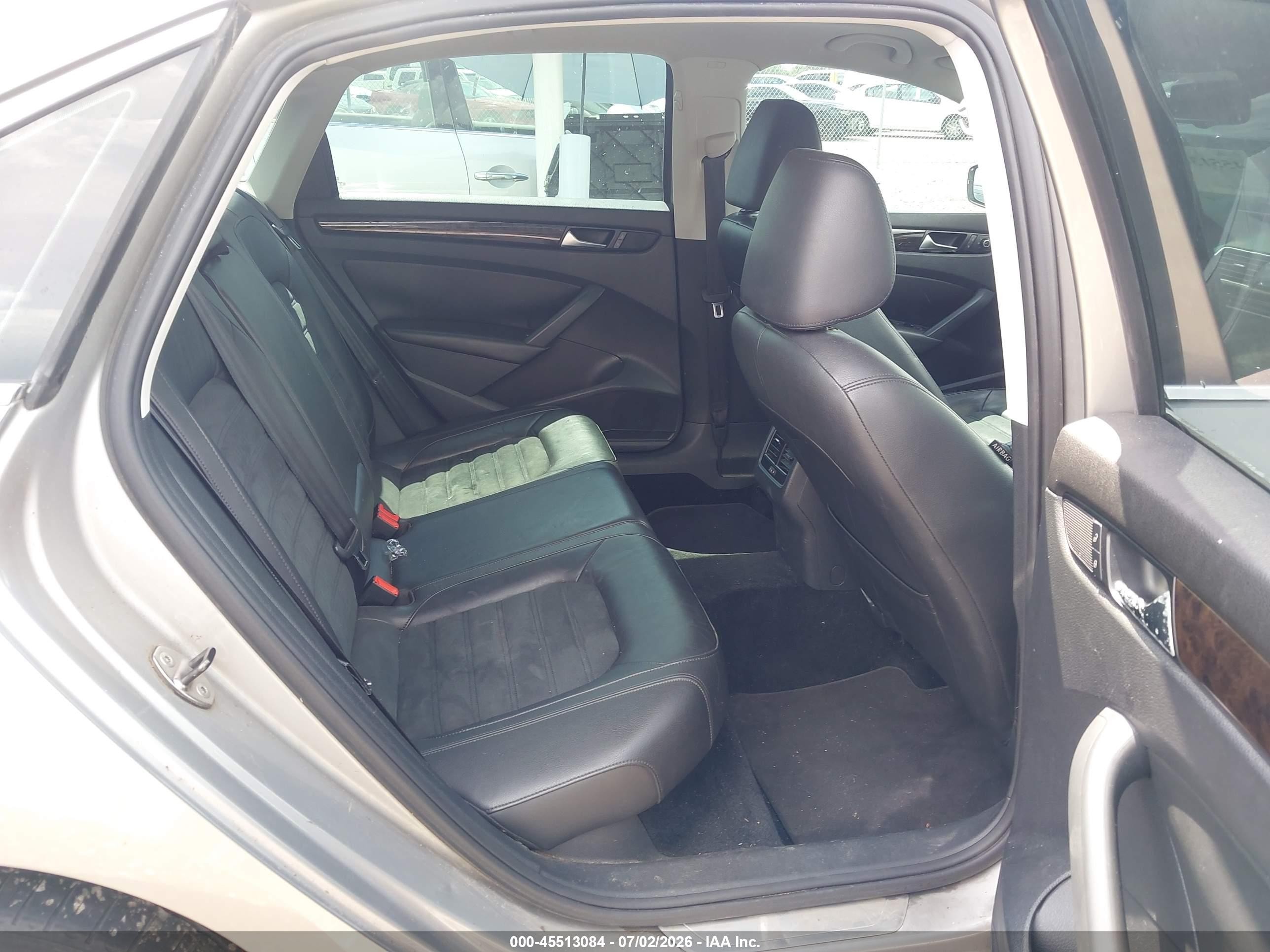 2014 Volkswagen Passat 2.0l Tdi Sel Premium Silver vin: 1VWCN7A30EC058922