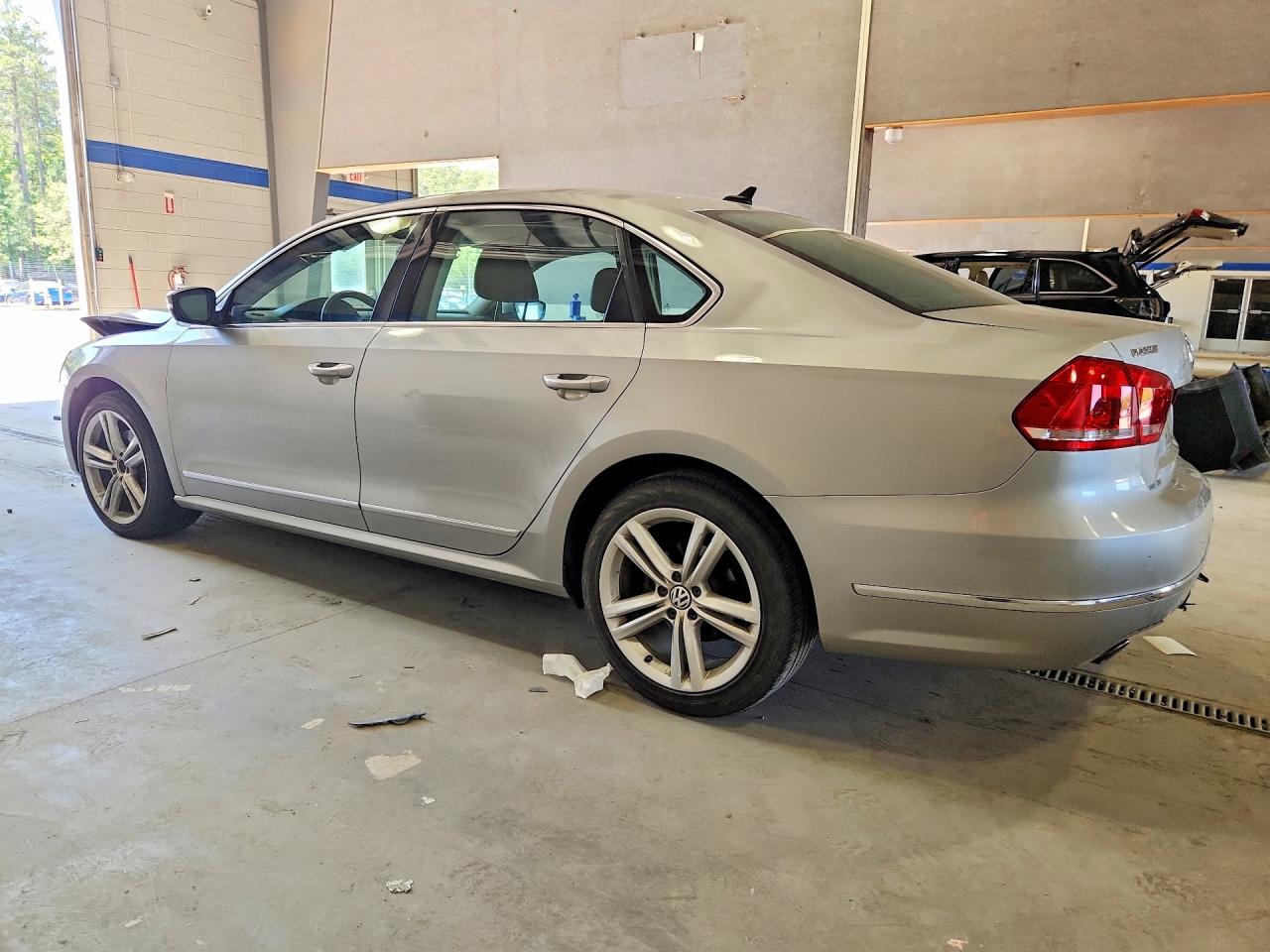 2014 Volkswagen Passat Sel Silver vin: 1VWCN7A30EC059925
