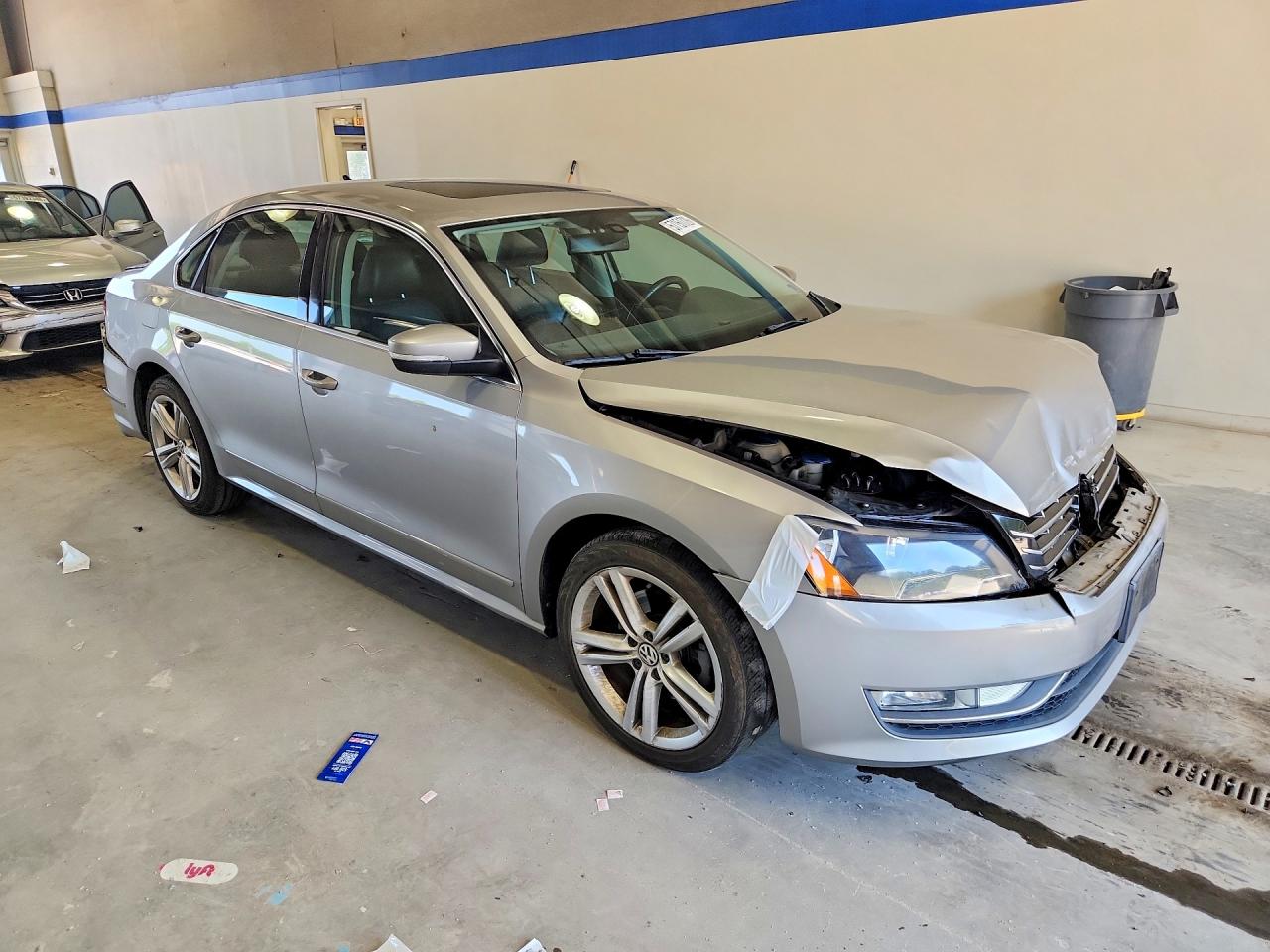 2014 Volkswagen Passat Sel Silver vin: 1VWCN7A30EC059925