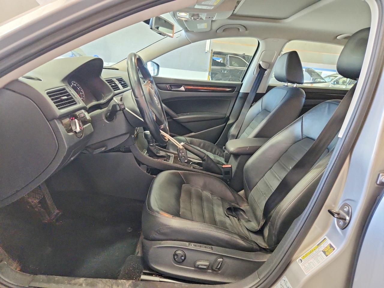 2014 Volkswagen Passat Sel Silver vin: 1VWCN7A30EC059925