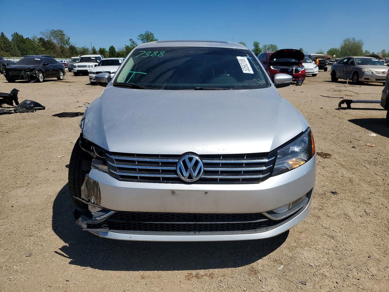 2014 Volkswagen Passat Sel Серебряный vin: 1VWCN7A30EC108220