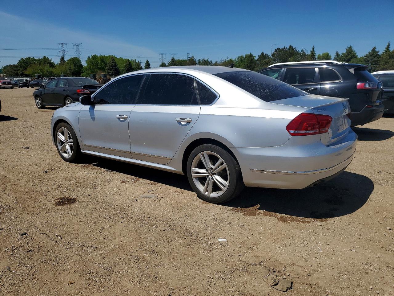 2014 Volkswagen Passat Sel Серебряный vin: 1VWCN7A30EC108220