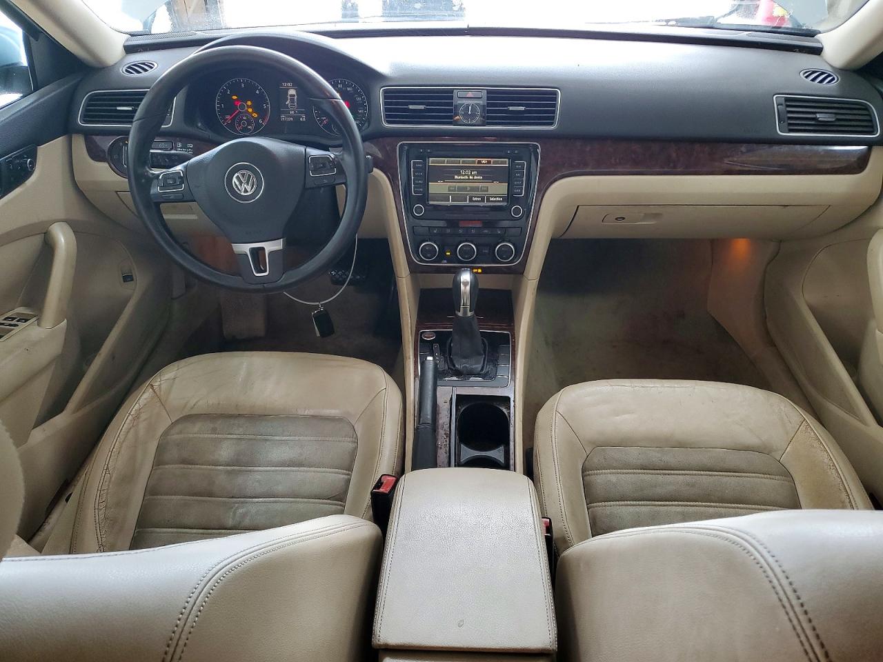 2012 Volkswagen Passat Sel Синий vin: 1VWCN7A31CC020063