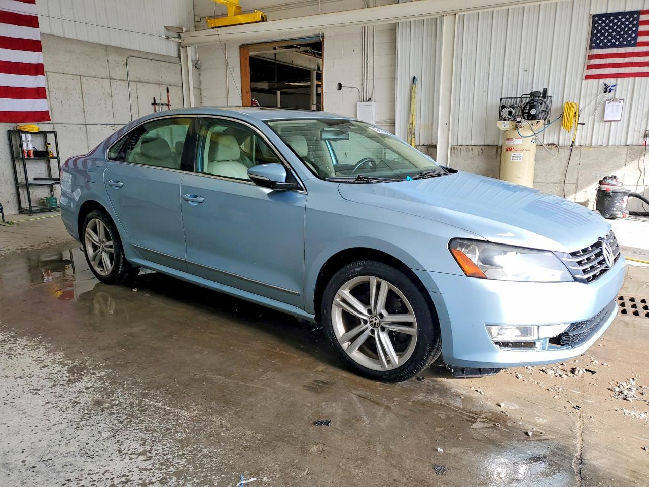 2012 Volkswagen Passat Sel Синий vin: 1VWCN7A31CC020063