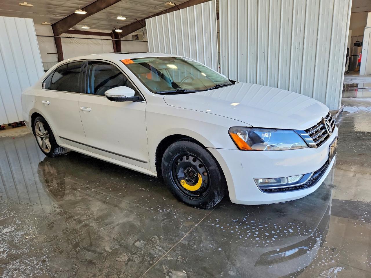 2012 Volkswagen Passat Sel White vin: 1VWCN7A31CC041155