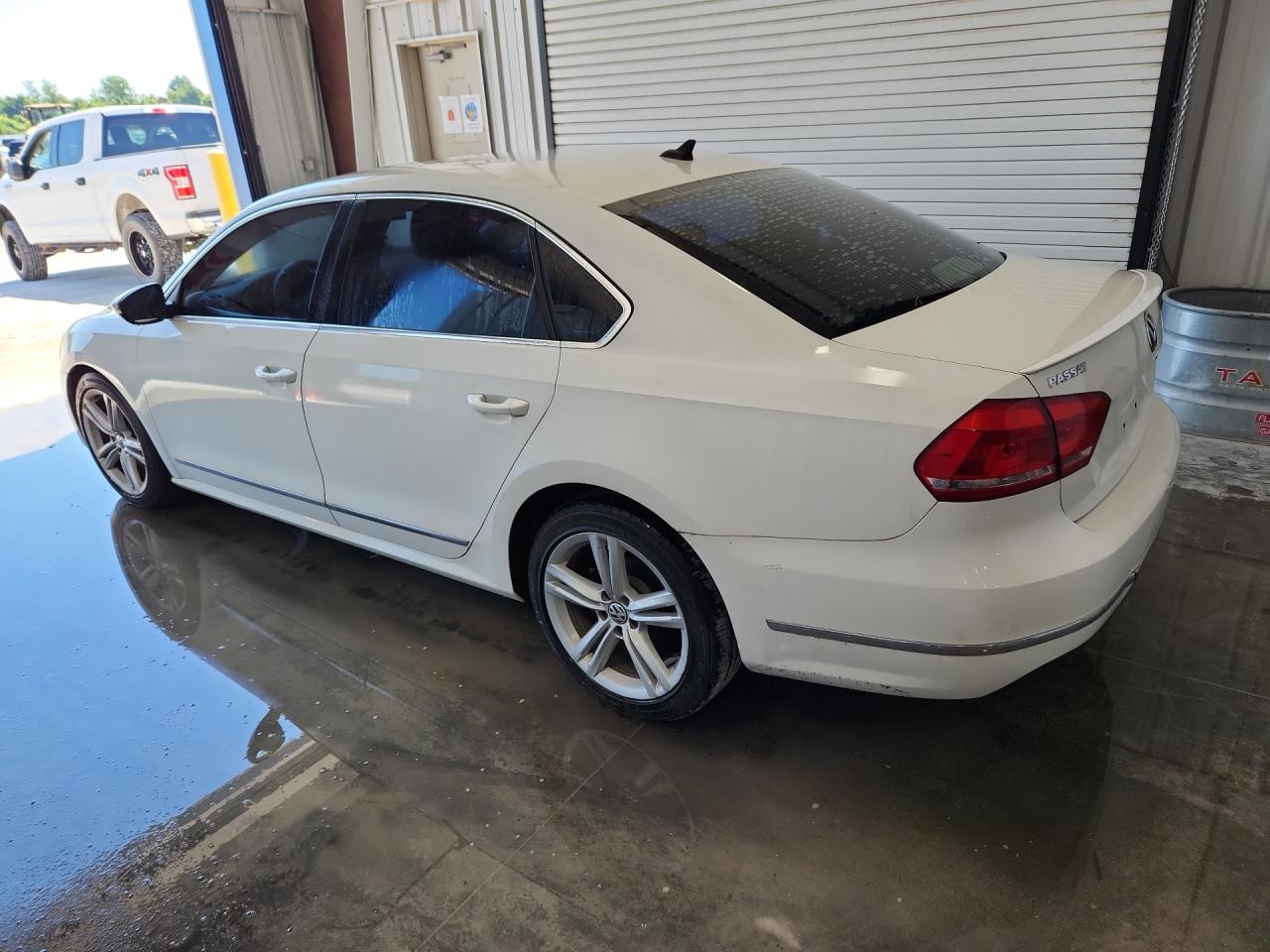 2012 Volkswagen Passat Sel White vin: 1VWCN7A31CC041155 Damage: Left Front Tire, Worn, Replacement Required