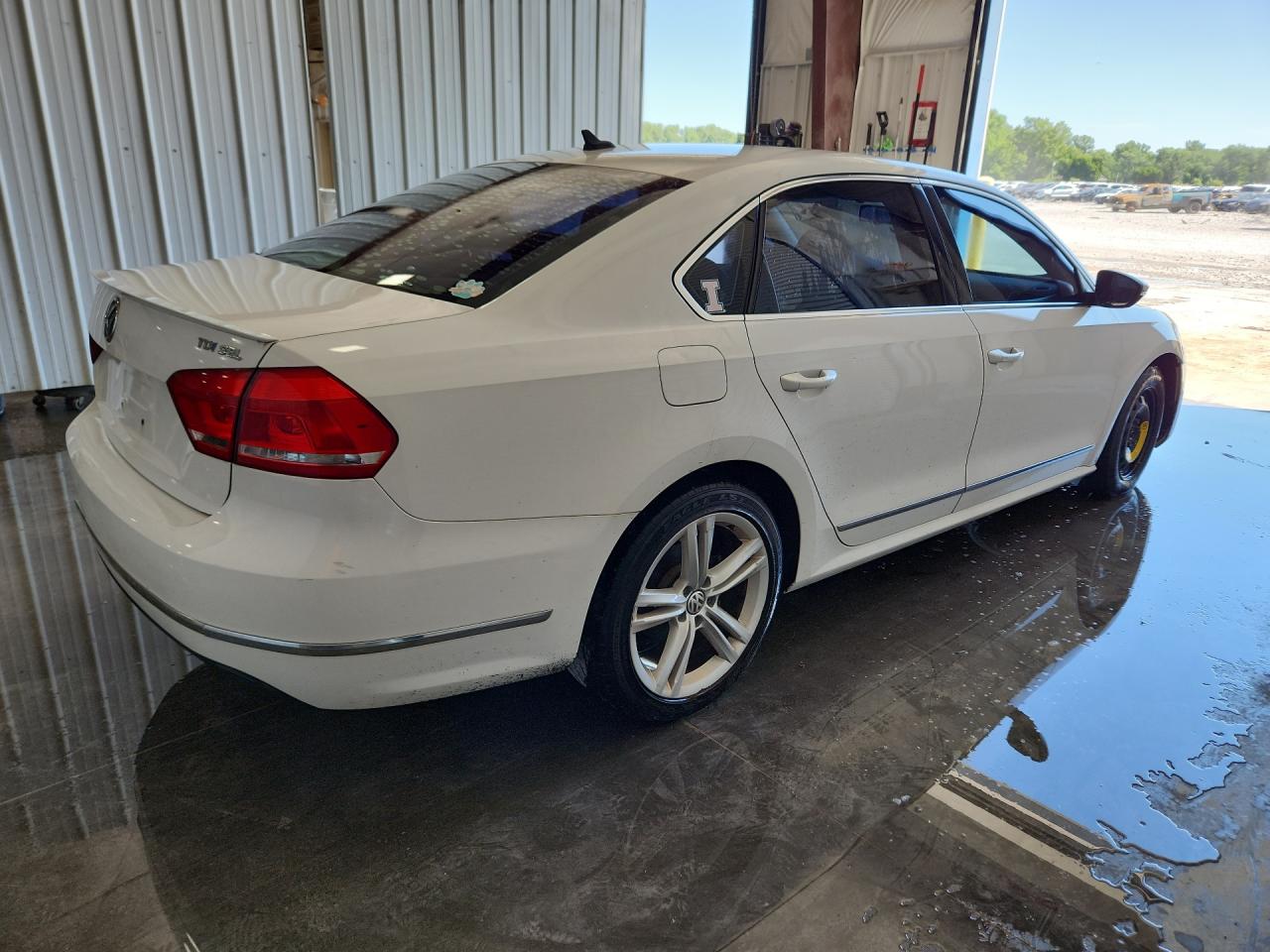 2012 Volkswagen Passat Sel White vin: 1VWCN7A31CC041155 Damage: Right Rear Tire, Worn, Replacement Required