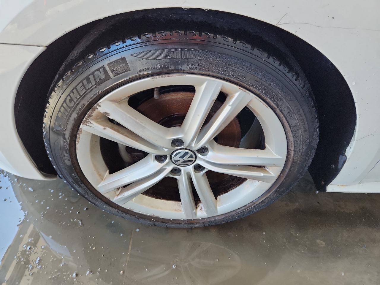 2012 Volkswagen Passat Sel White vin: 1VWCN7A31CC041155 Damage: Left Front Wheel, Curb Rash, 9 To 10 Inches