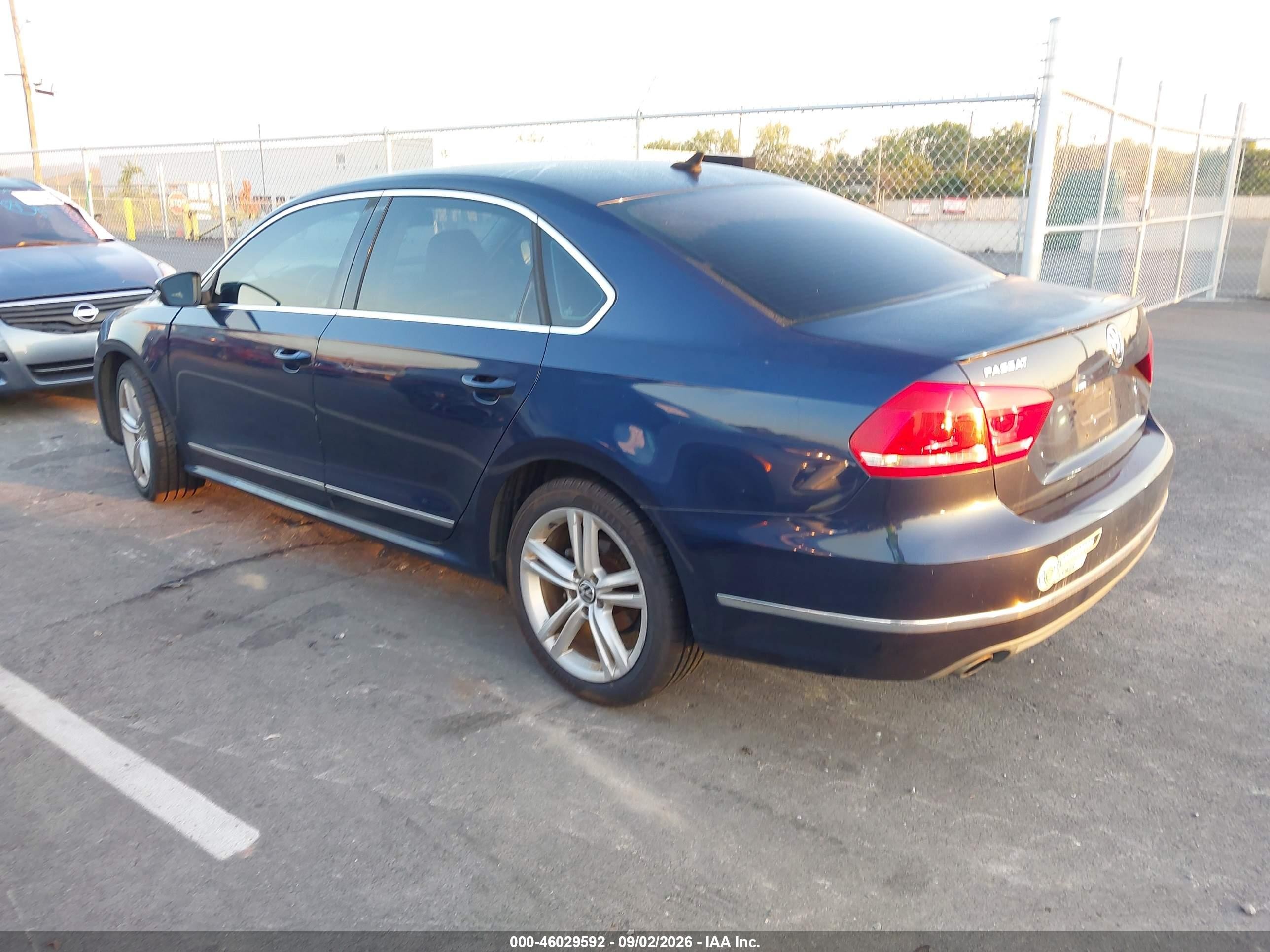 2013 Volkswagen Passat 2.0l Tdi Sel Premium Blue vin: 1VWCN7A31DC026737