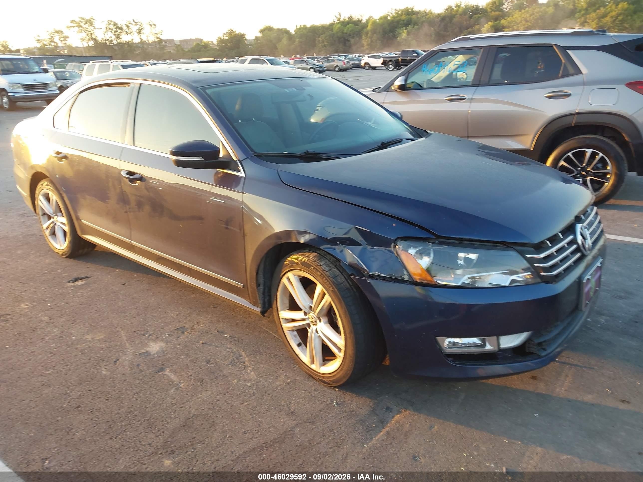 2013 Volkswagen Passat 2.0l Tdi Sel Premium Blue vin: 1VWCN7A31DC026737