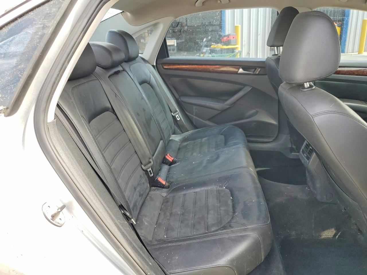2013 Volkswagen Passat Sel Silver vin: 1VWCN7A31DC074075