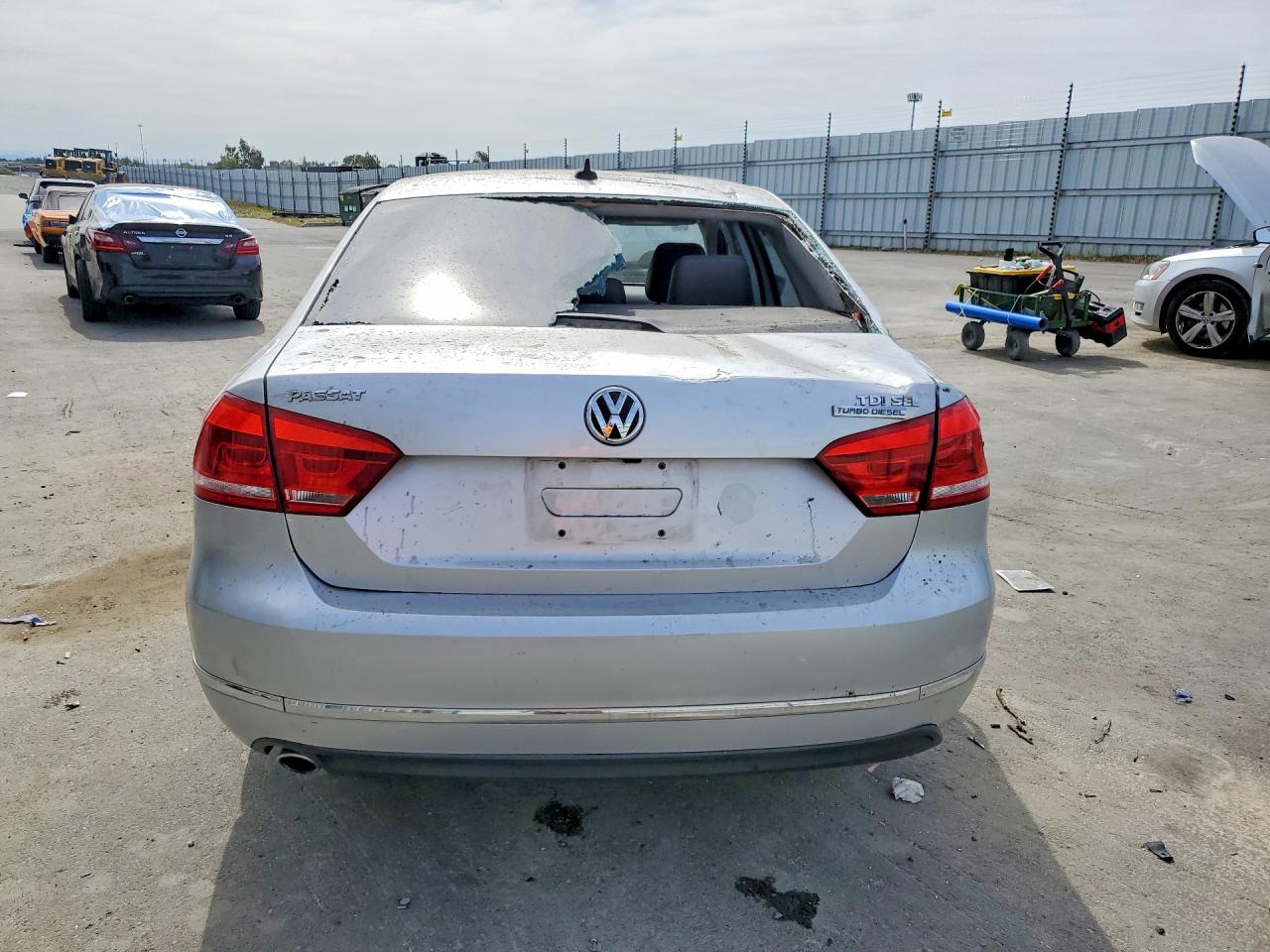 2013 Volkswagen Passat Sel Silver vin: 1VWCN7A31DC074075