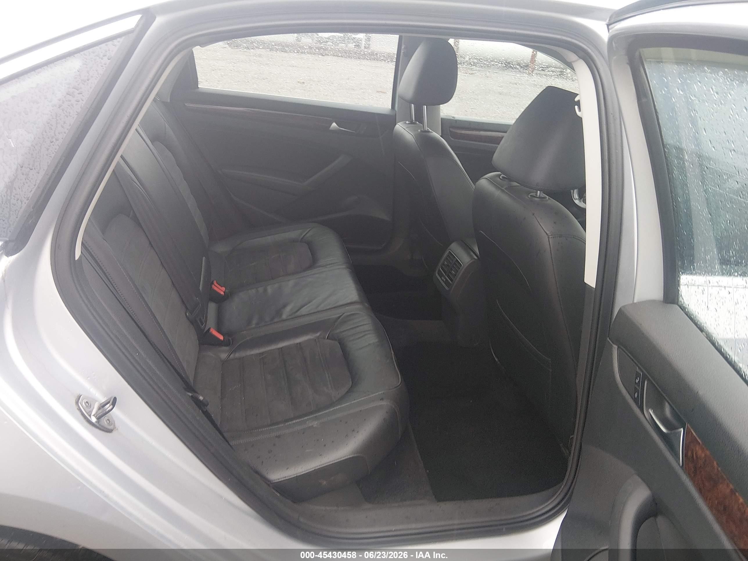 2013 Volkswagen Passat 2.0l Tdi Sel Premium Silver vin: 1VWCN7A31DC097209