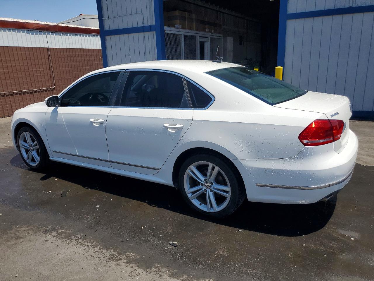 2013 Volkswagen Passat Sel Белый vin: 1VWCN7A31DC106300