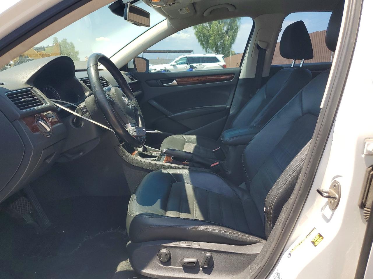 2013 Volkswagen Passat Sel Белый vin: 1VWCN7A31DC106300