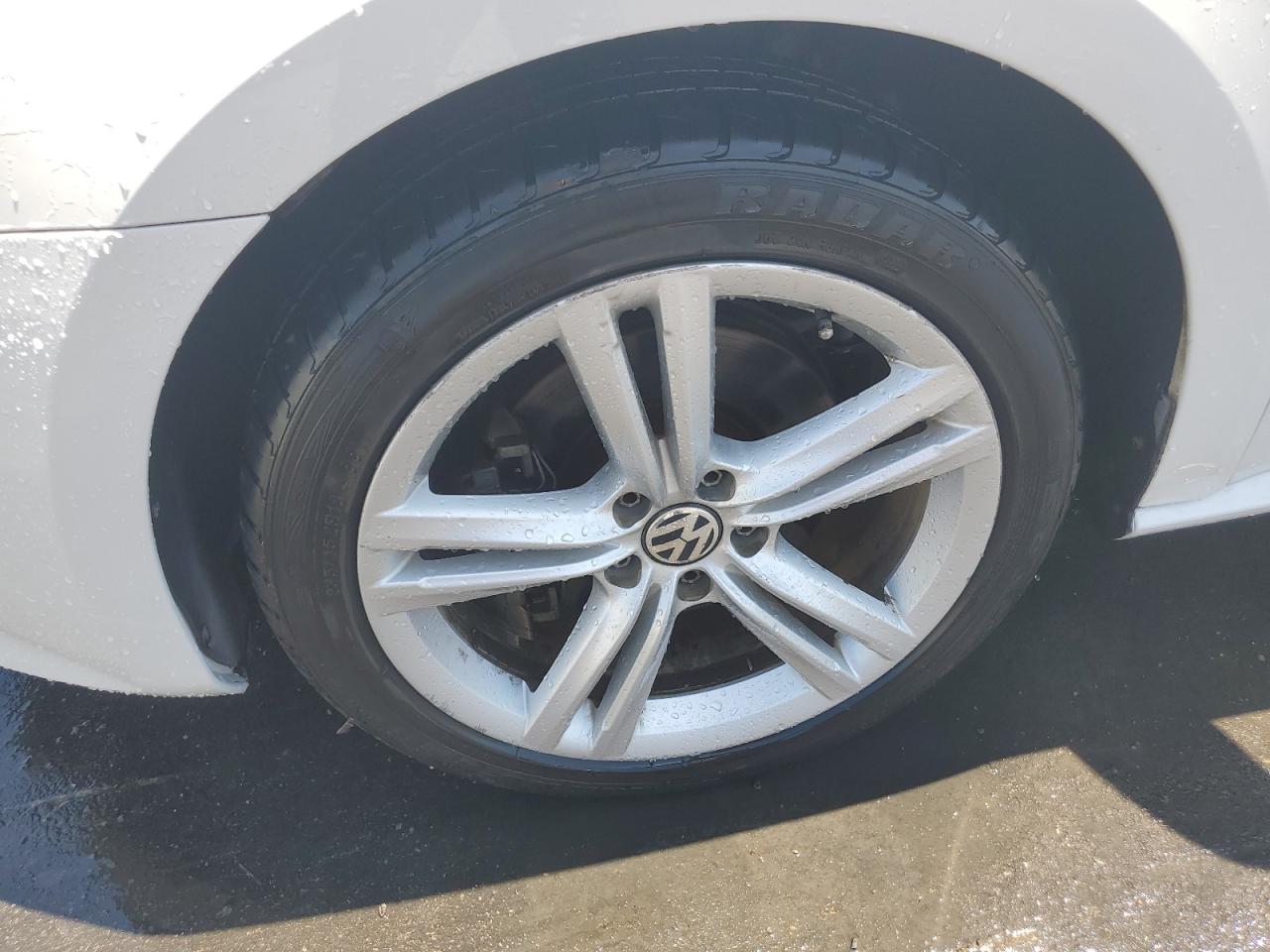 2013 Volkswagen Passat Sel Белый vin: 1VWCN7A31DC106300 Damage: Left Front Wheel, Curb Rash, 7 To 8 Inches