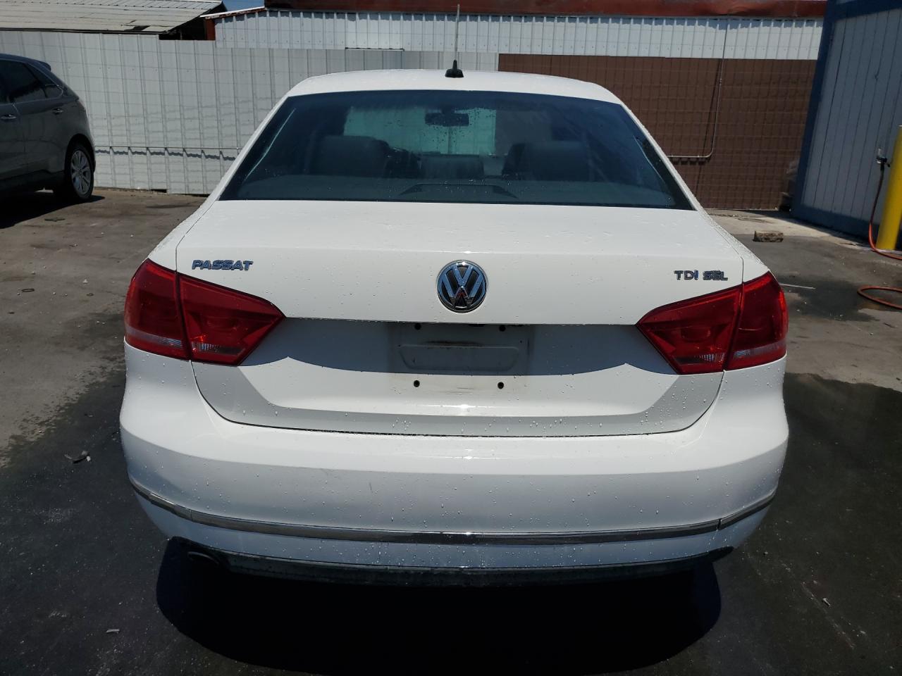 2013 Volkswagen Passat Sel Белый vin: 1VWCN7A31DC106300 Damage: Deck Lid, Chipped, 3