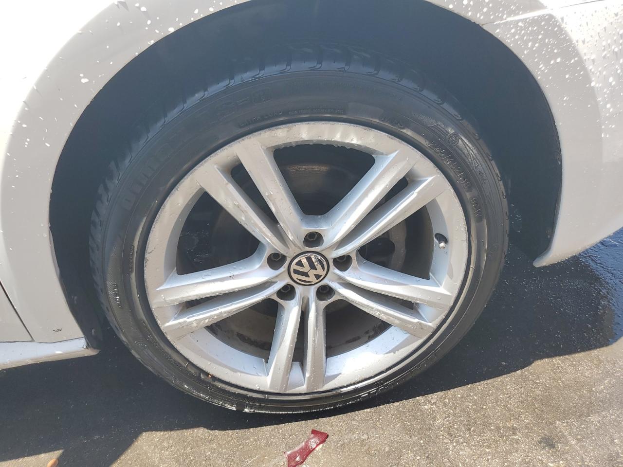 2013 Volkswagen Passat Sel Белый vin: 1VWCN7A31DC106300 Damage: Right Front Wheel, Curb Rash, > 12 Inches