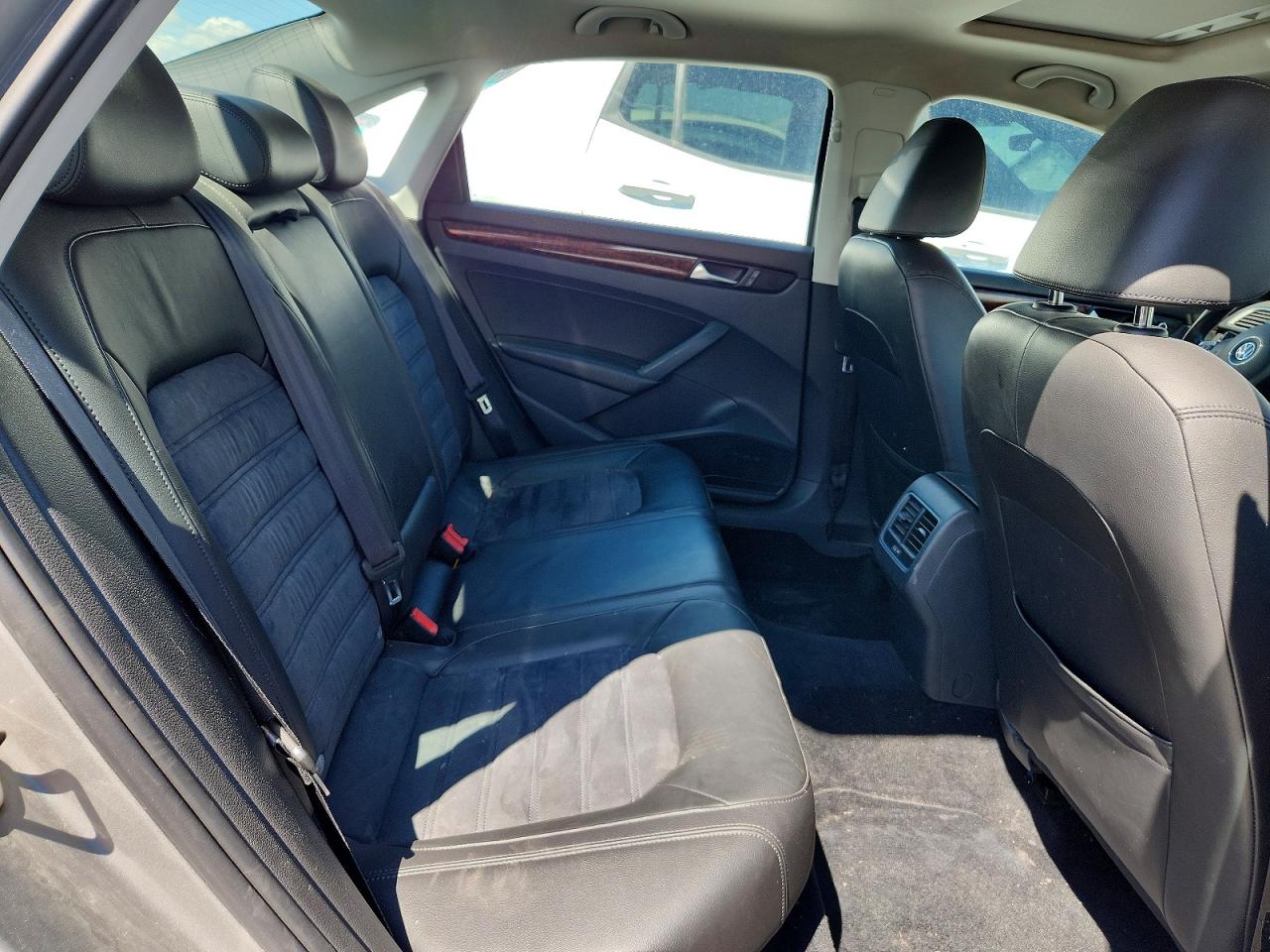 2013 Volkswagen Passat Sel Silver vin: 1VWCN7A31DC139510