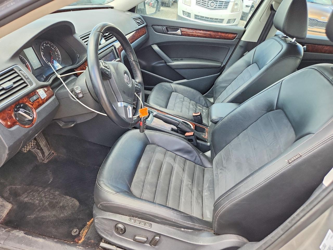 2013 Volkswagen Passat Sel Silver vin: 1VWCN7A31DC139510