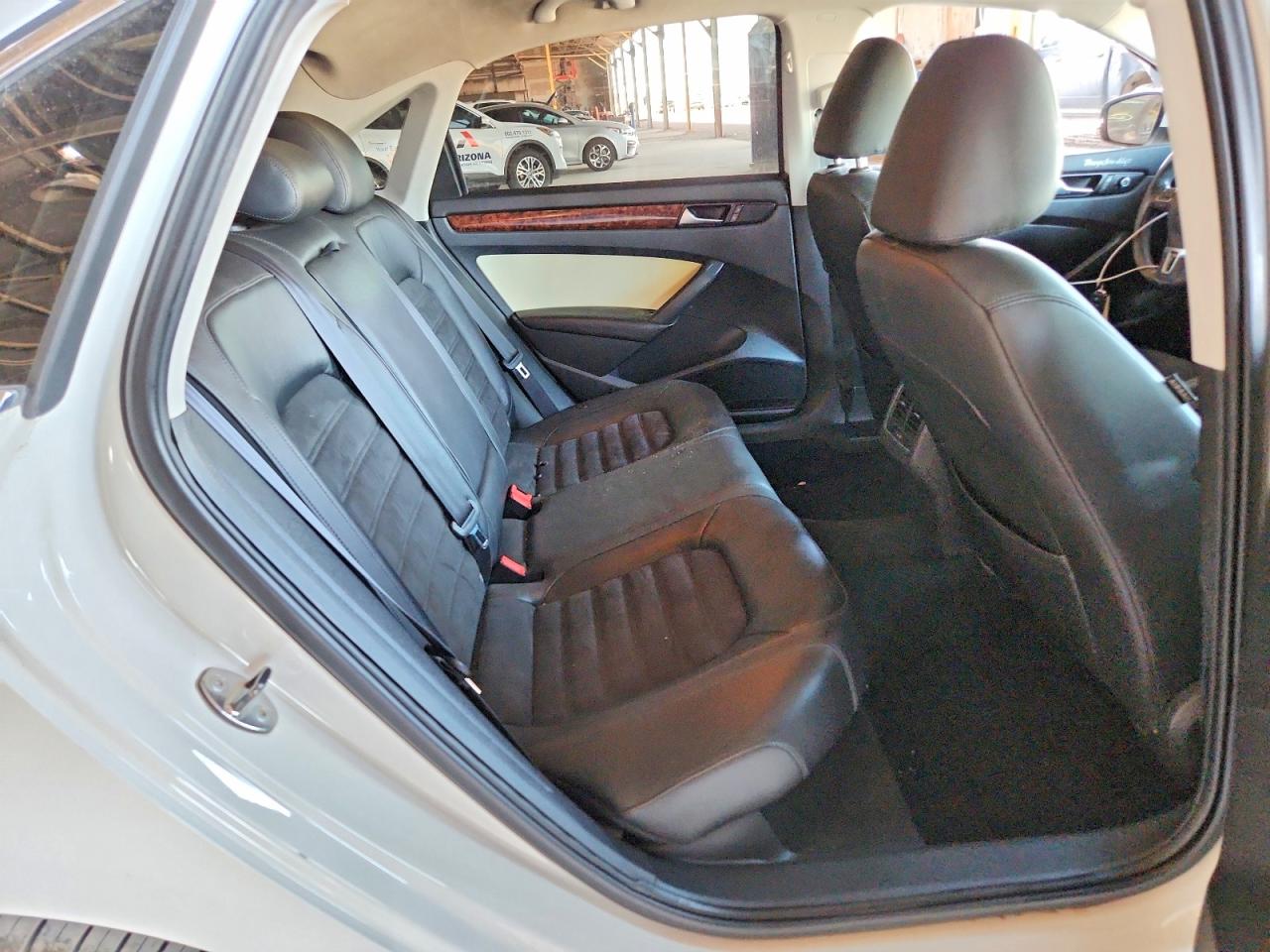 2013 Volkswagen Passat Sel Белый vin: 1VWCN7A31DC148109