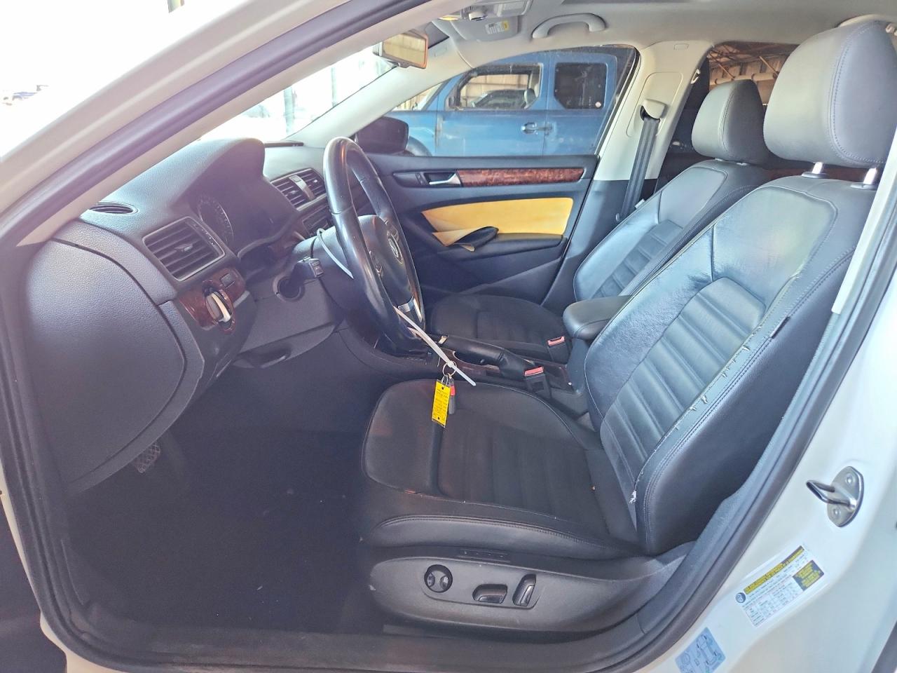 2013 Volkswagen Passat Sel Белый vin: 1VWCN7A31DC148109