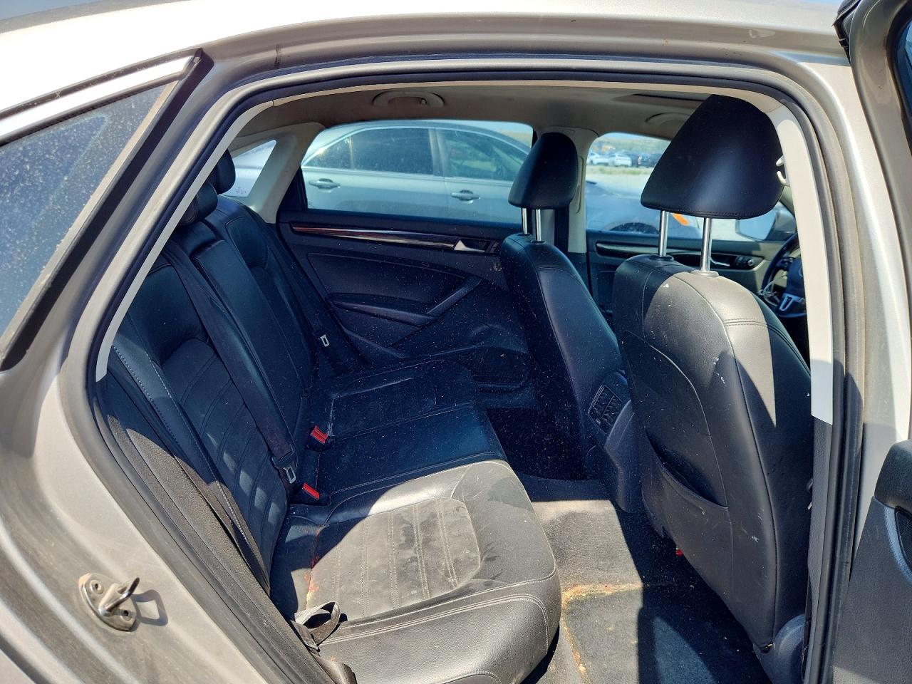 2014 Volkswagen Passat Sel Silver vin: 1VWCN7A31EC017814