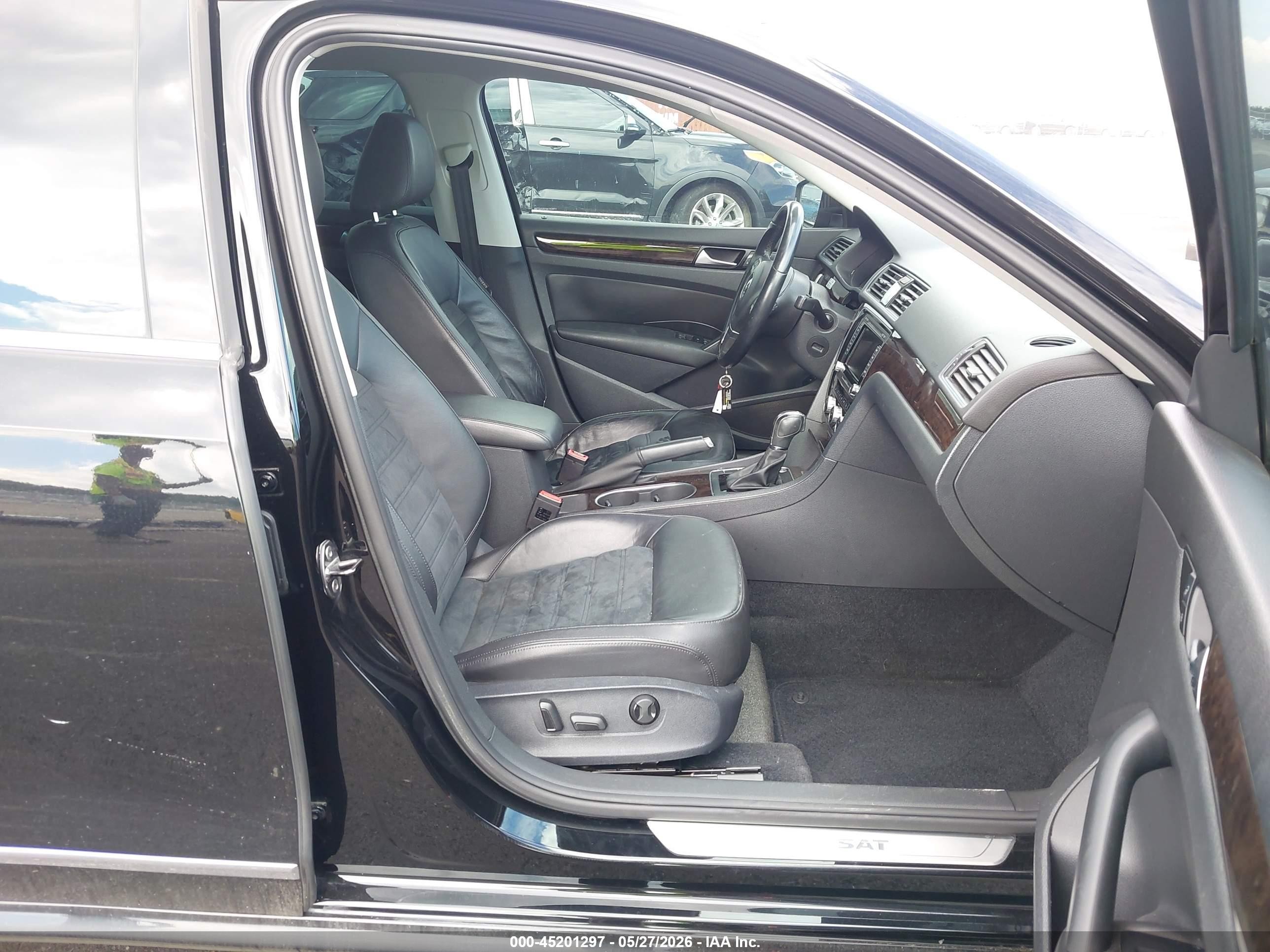 2014 Volkswagen Passat 2.0l Tdi Sel Premium Black vin: 1VWCN7A31EC037786