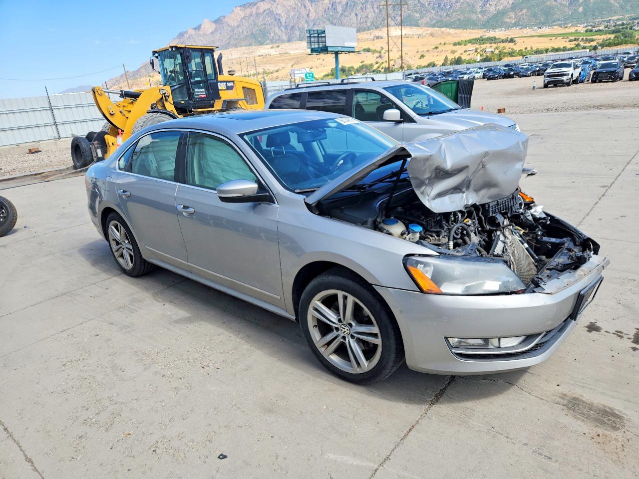 2014 Volkswagen Passat Sel Silver vin: 1VWCN7A31EC063773