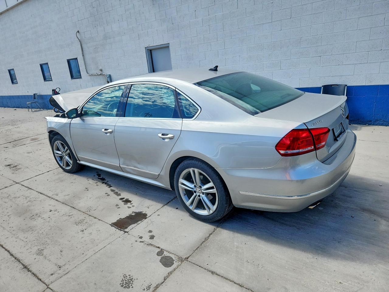 2014 Volkswagen Passat Sel Silver vin: 1VWCN7A31EC063773