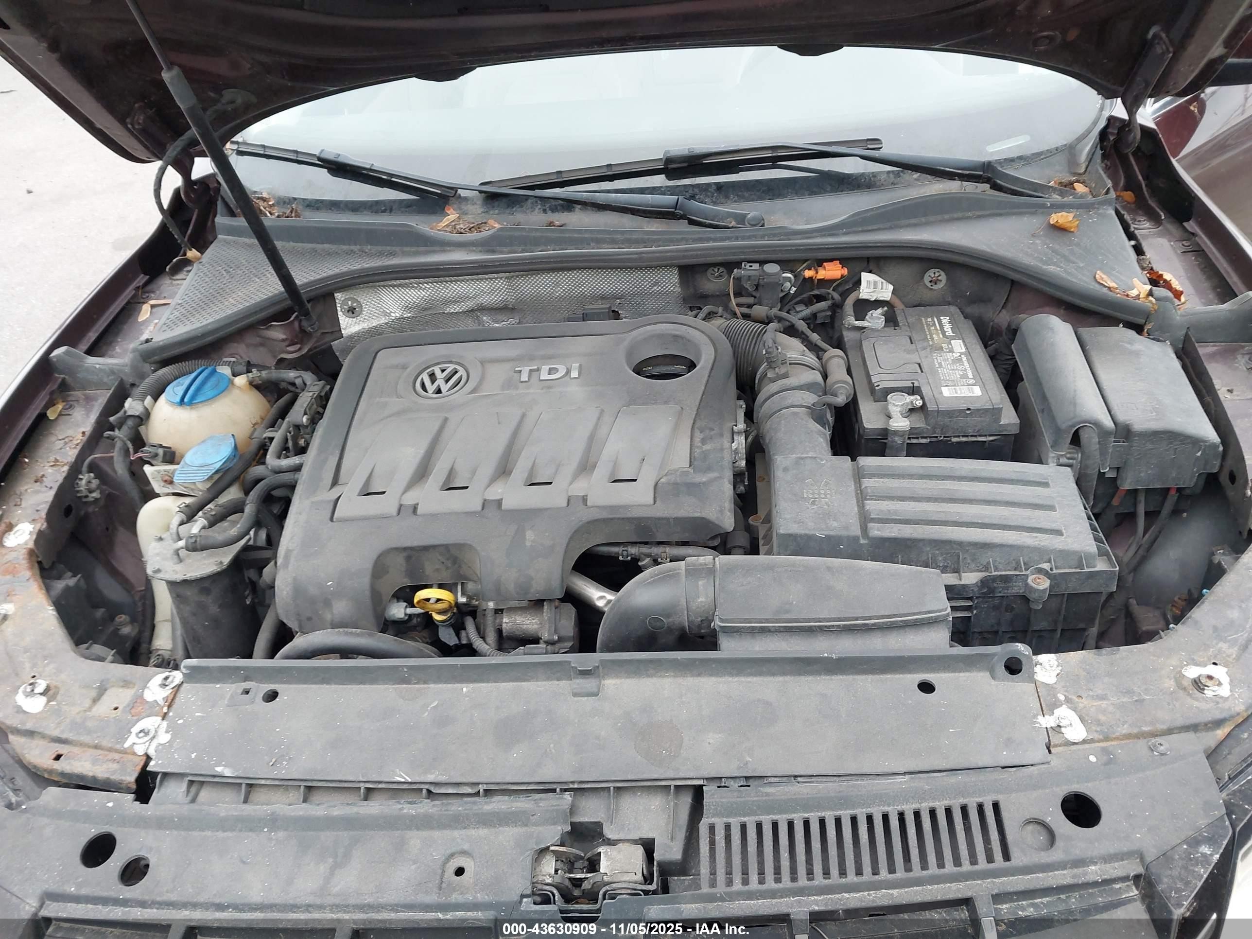2014 Volkswagen Passat 2.0l Tdi Sel Premium Бордовый vin: 1VWCN7A31EC100904