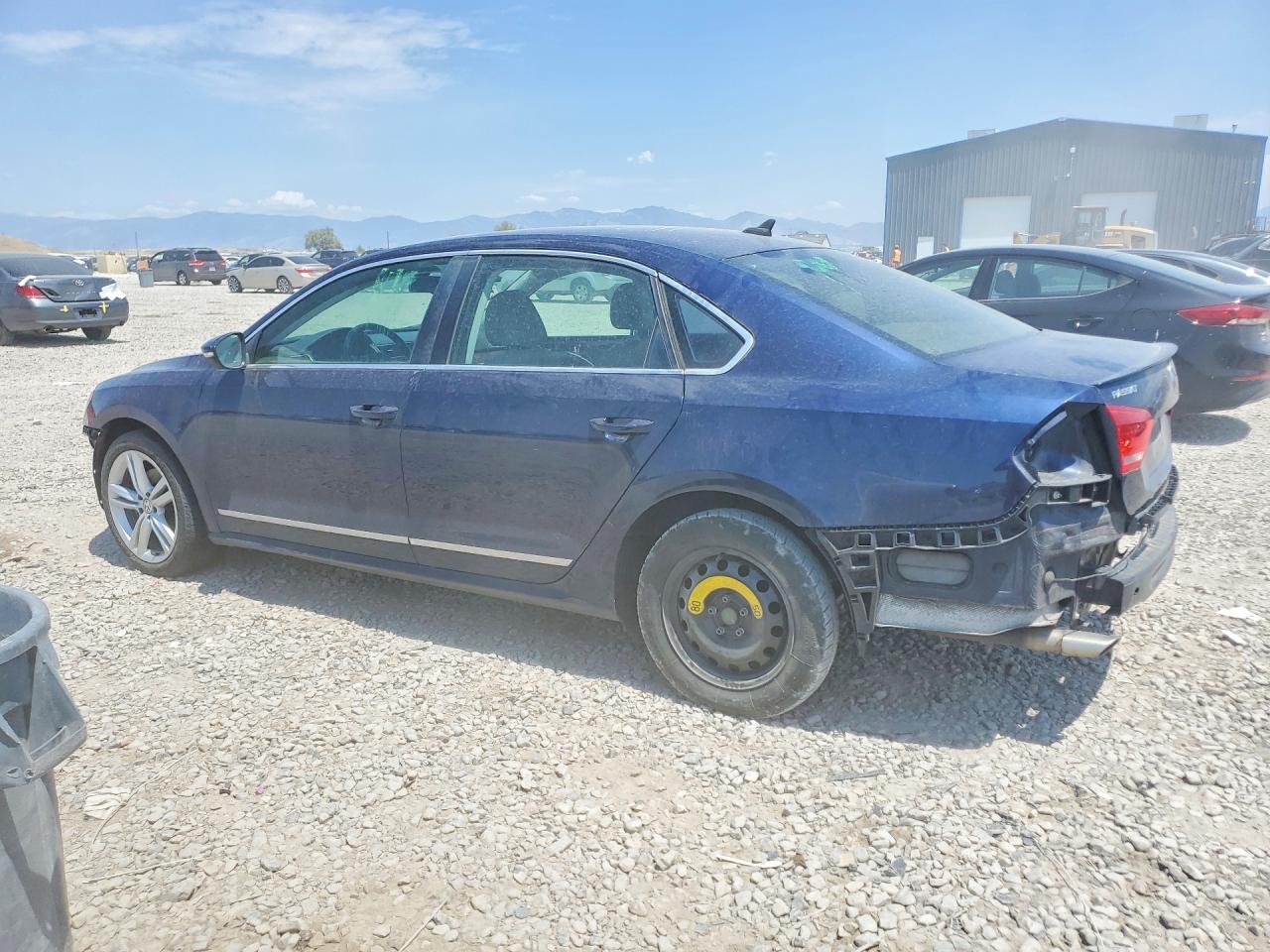 2012 Volkswagen Passat Sel Blue vin: 1VWCN7A32CC029564