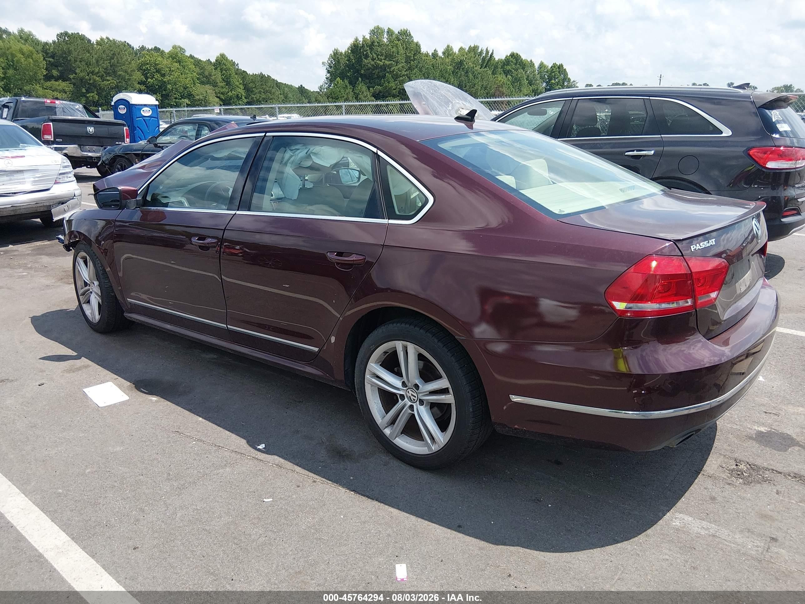 2013 Volkswagen Passat 2.0l Tdi Sel Premium Burgundy vin: 1VWCN7A32DC082167